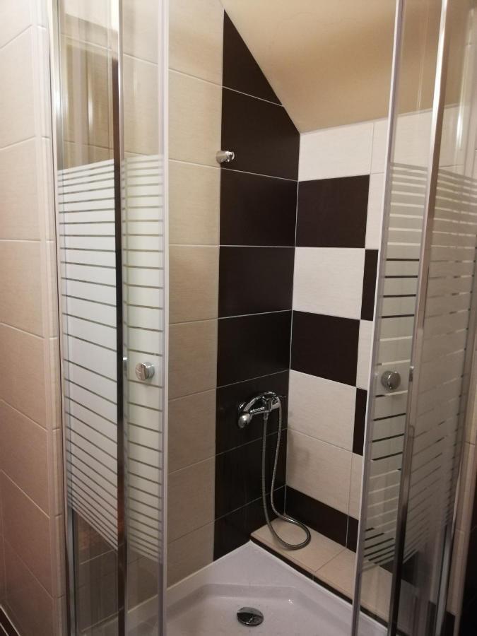 Voelgy Apartman Eger Esterno foto