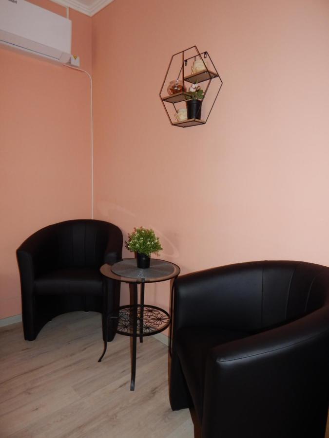 Voelgy Apartman Eger Esterno foto