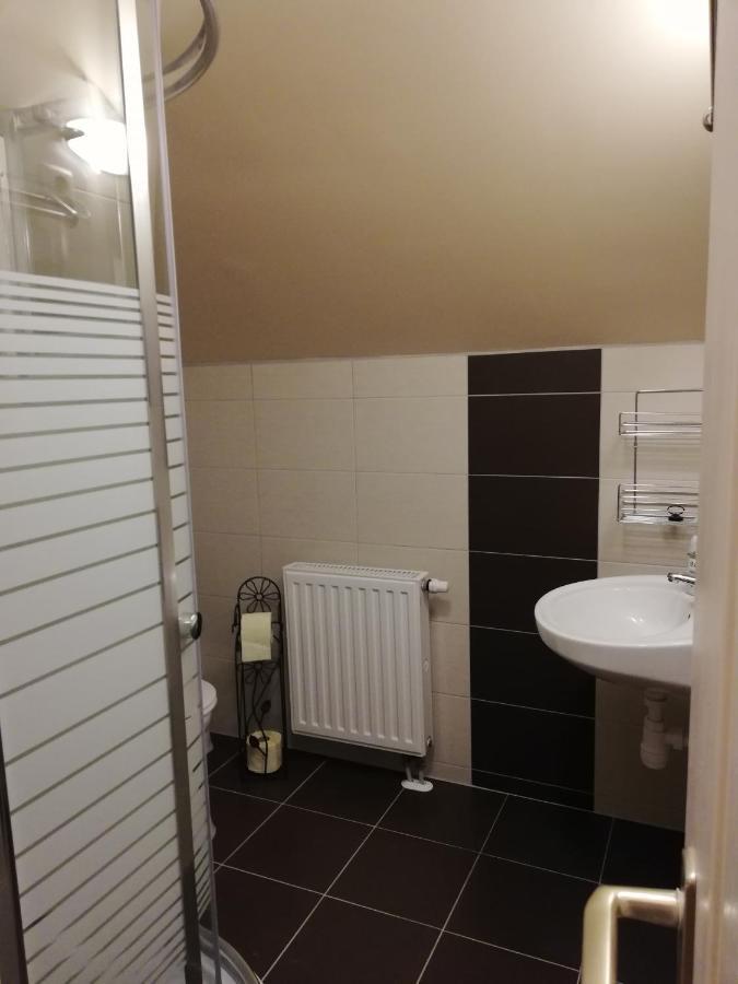 Voelgy Apartman Eger Esterno foto