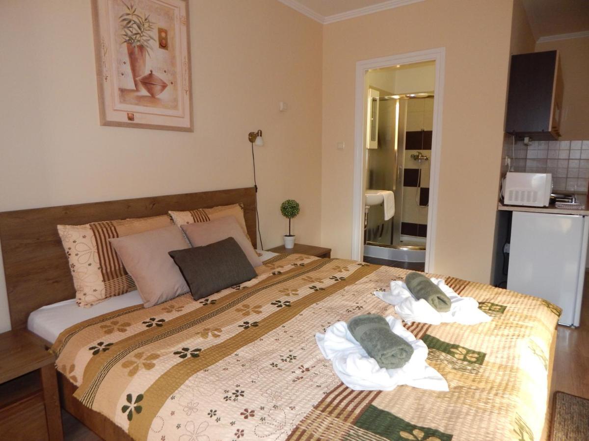 Voelgy Apartman Eger Esterno foto