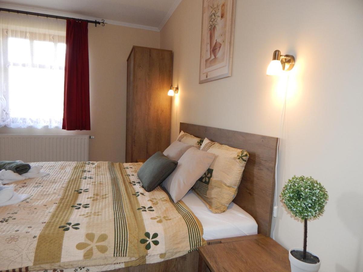 Voelgy Apartman Eger Esterno foto