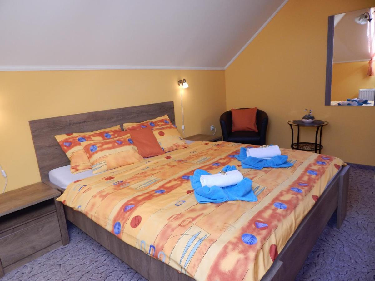 Voelgy Apartman Eger Esterno foto