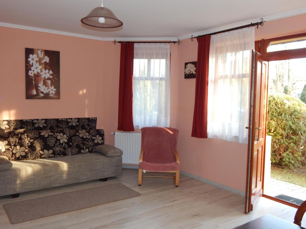 Voelgy Apartman Eger Esterno foto