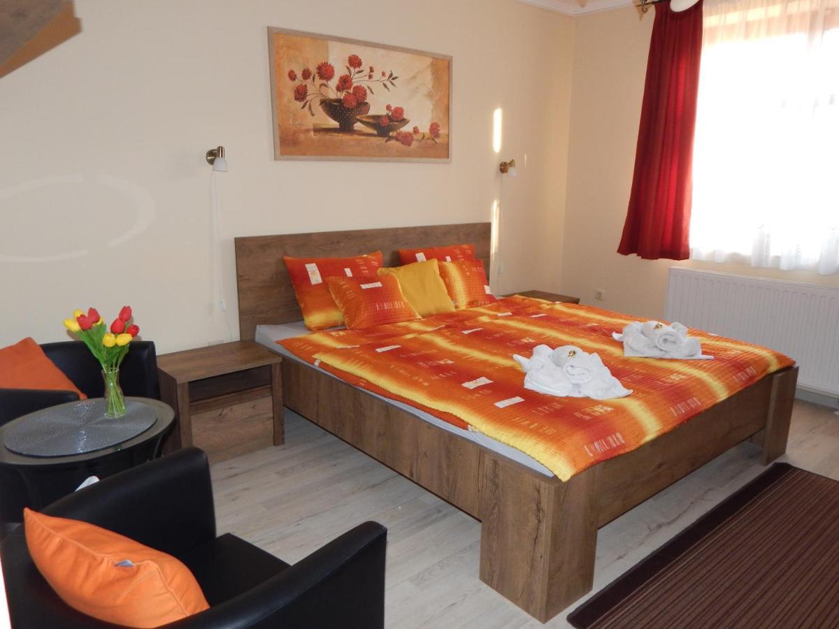 Voelgy Apartman Eger Esterno foto