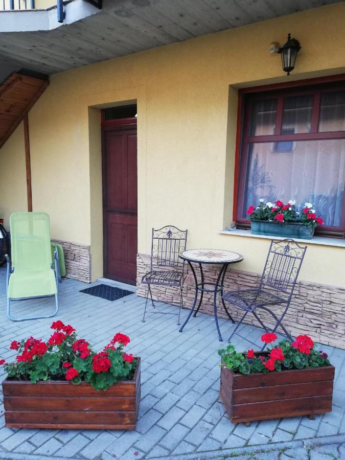 Voelgy Apartman Eger Esterno foto