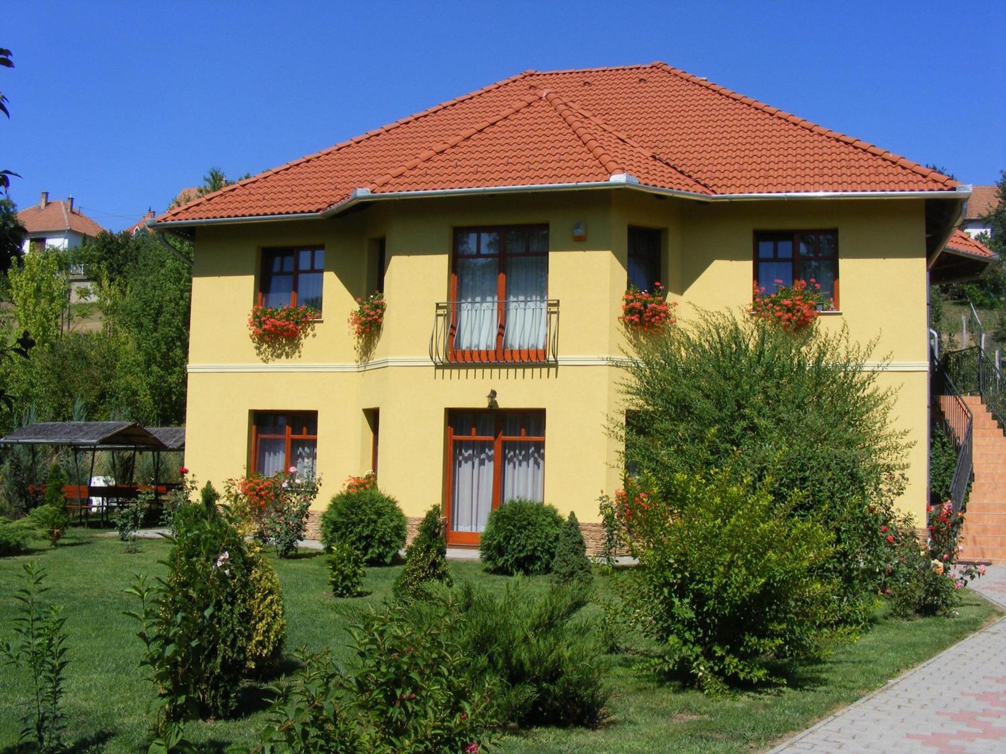 Voelgy Apartman Eger Esterno foto