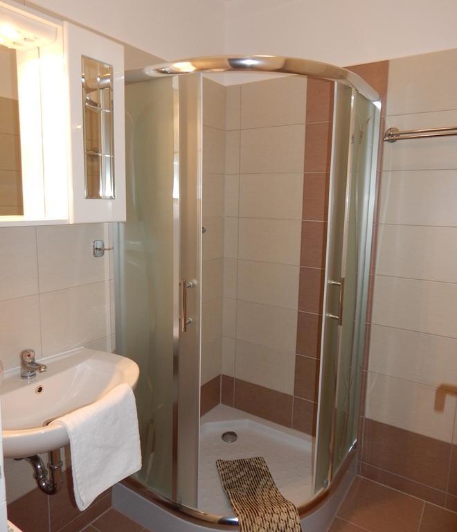 Voelgy Apartman Eger Esterno foto
