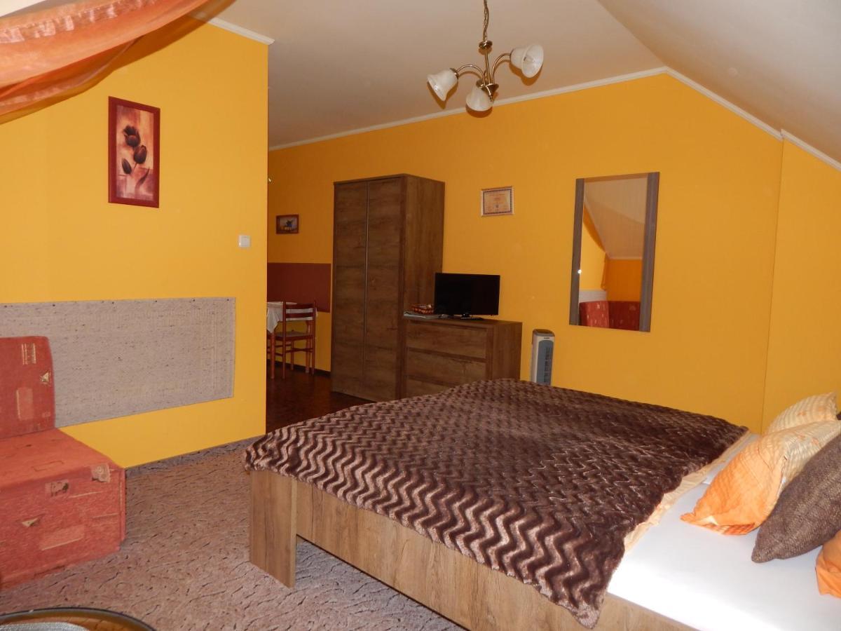Voelgy Apartman Eger Esterno foto