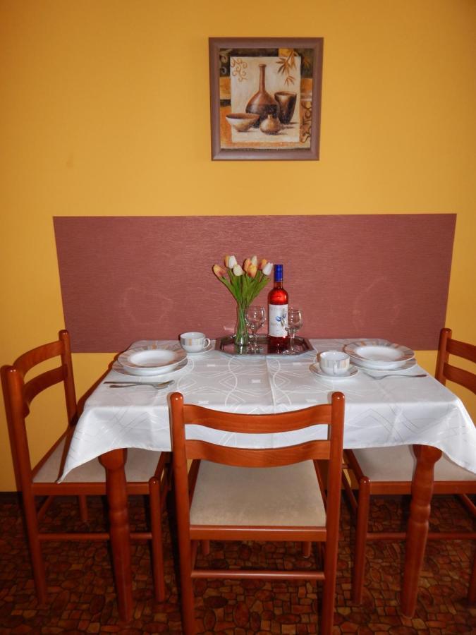 Voelgy Apartman Eger Esterno foto