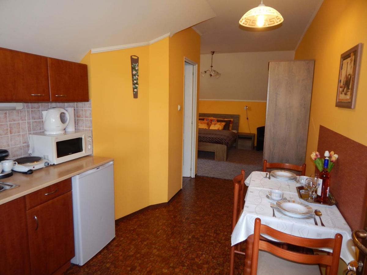 Voelgy Apartman Eger Esterno foto